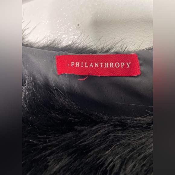 Philanthropy fux fur poncho size, small/medium - Picture 7 of 8